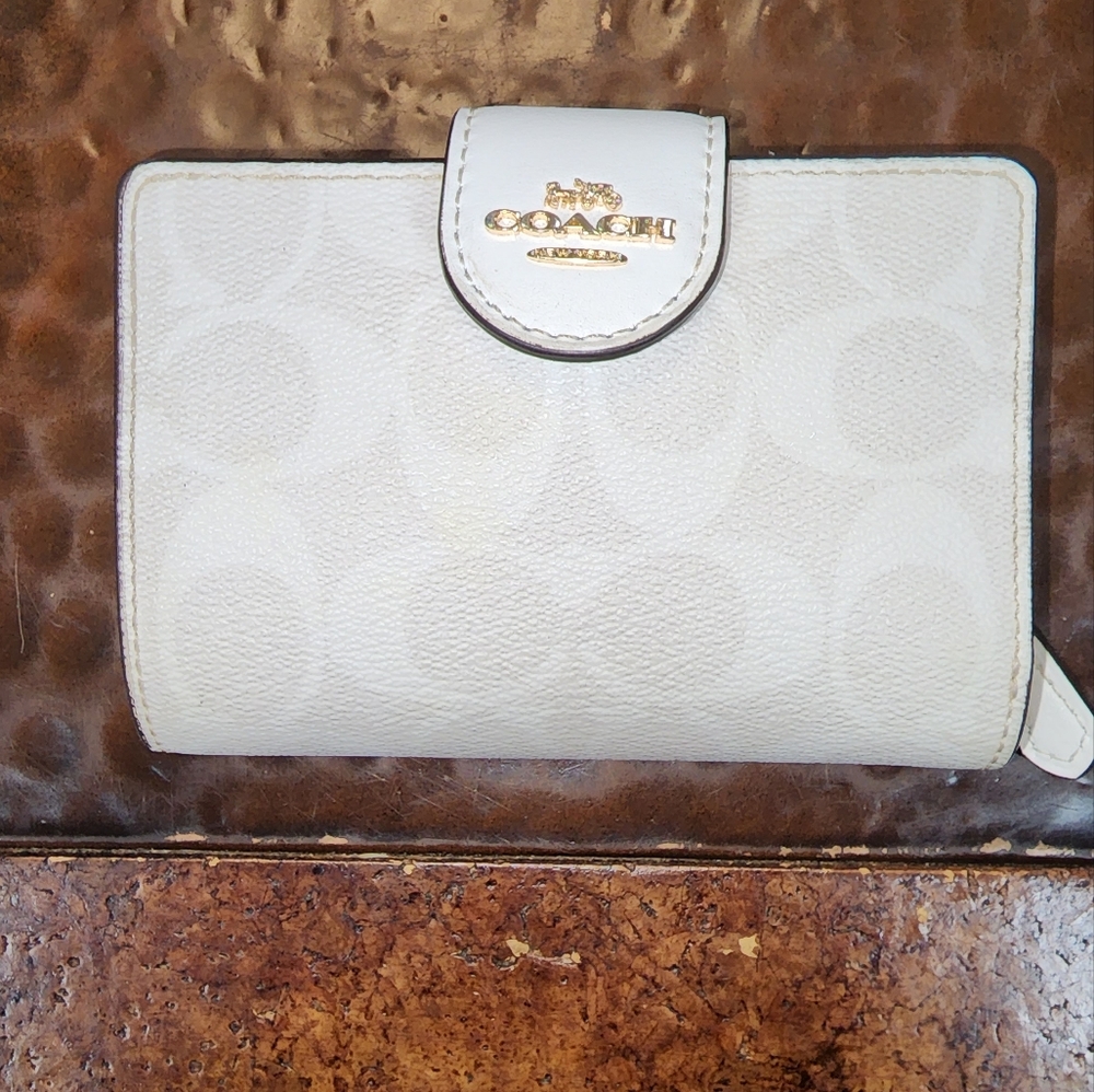 Coach small bifold wallet